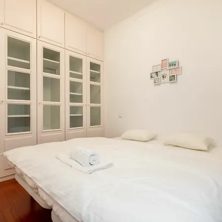 Apartment Stunning 4br In Sagrada Familia Barcelona