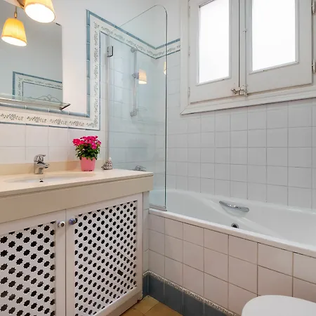 Lägenhet Stunning 4br In Sagrada Familia