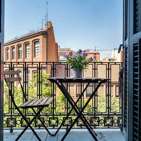 Lägenhet Stunning 4br In Sagrada Familia
